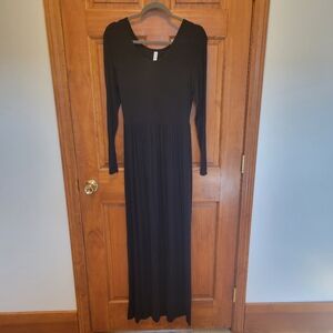 Elegant Black Maxi Dress